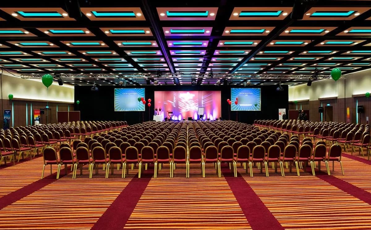 LONDON SUITE - Mercure London Earls Court Hotel & Conference Centre