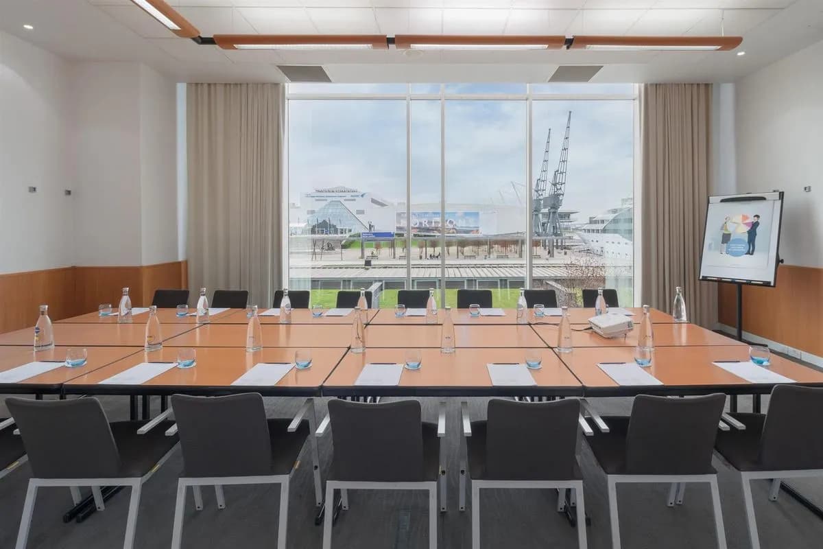 King George V - Novotel London Excel
