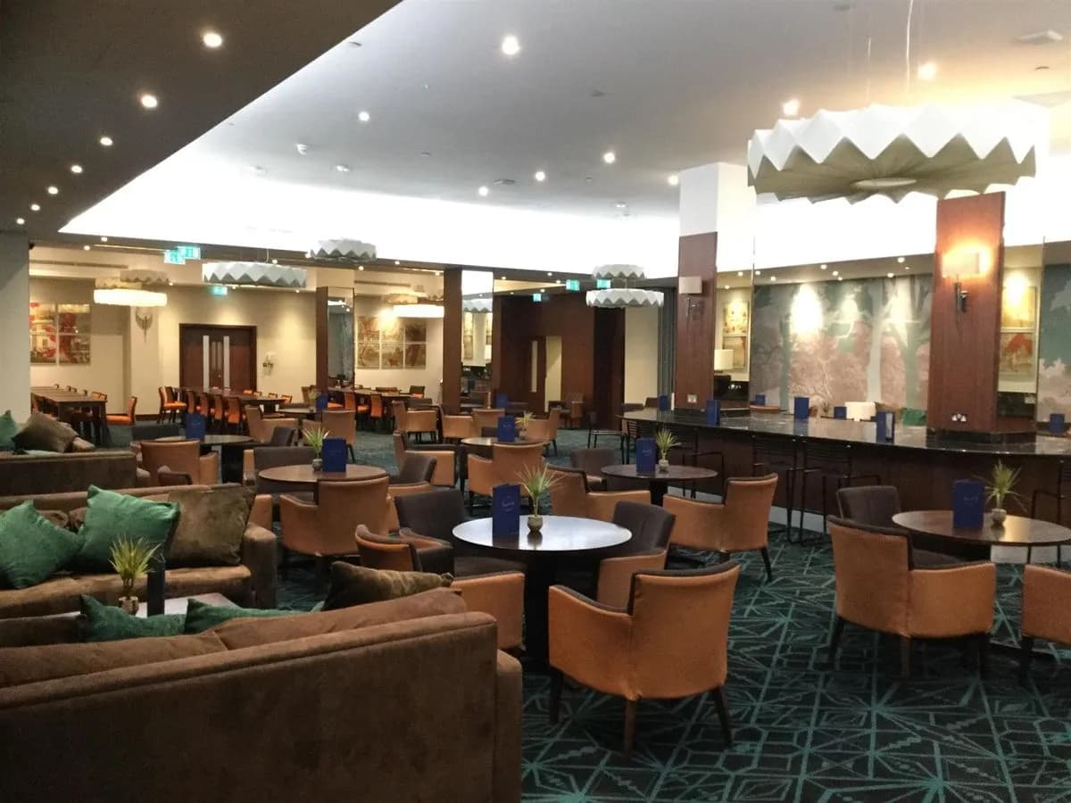 The Meeting Place - City Sleepers at Royal National Hotel