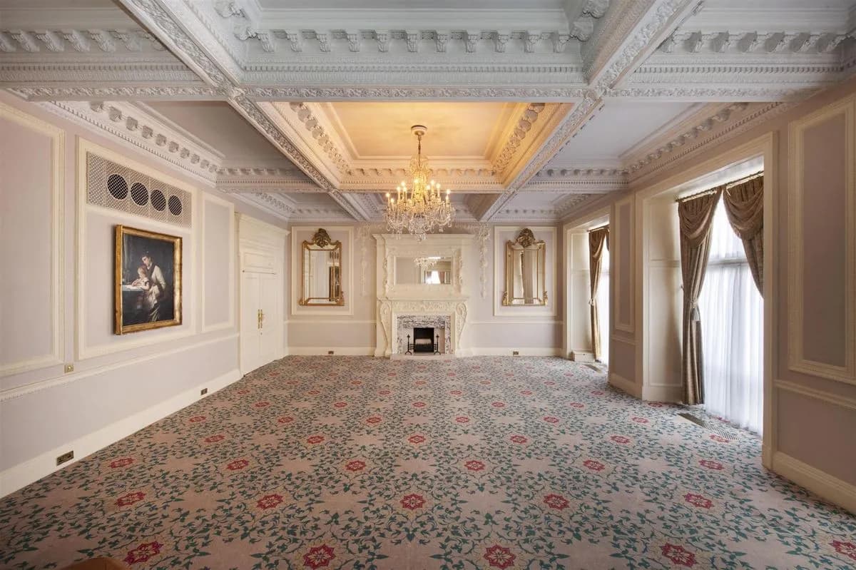 Champagne Room - The Landmark London