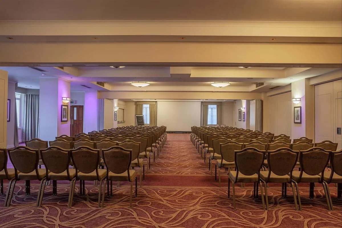 York Suite - Oatlands Park Hotel