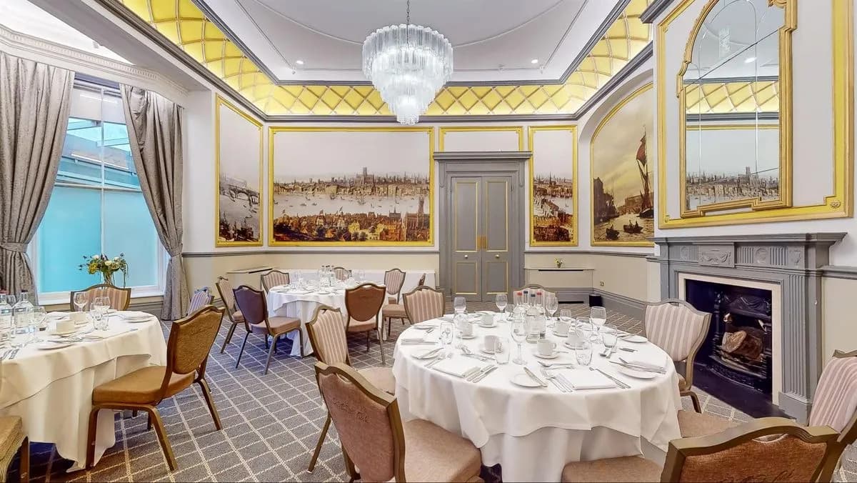 Drawing Room - Oatlands Park Hotel