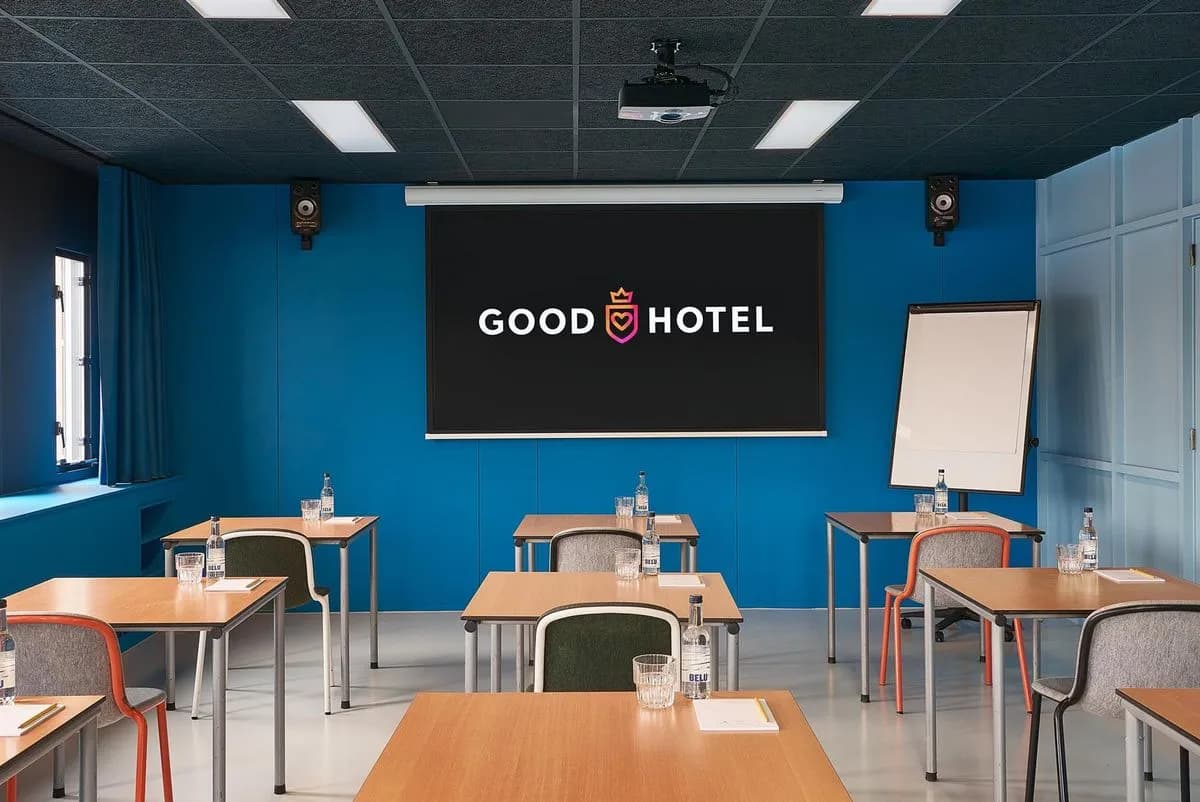 Blue Meeting Room - Good Hotel London - O2 / Excel / London City Airport / Greenwich
