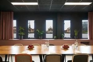 Pink Meeting Room - Good Hotel London - O2 / Excel / London City Airport / Greenwich