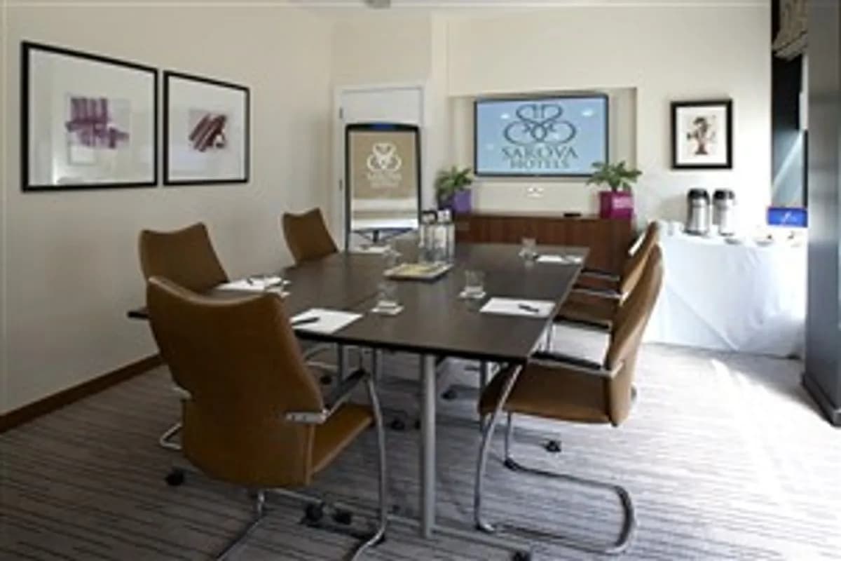 Highgrove Boardroom - Sir Christopher Wren Hotel & Spa