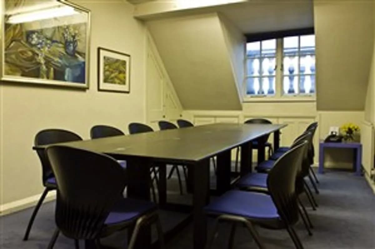The Glass Room - The Hellenic Centre
