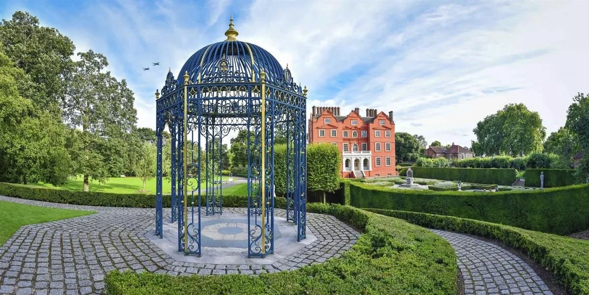 Queen’s Garden - Kew Palace