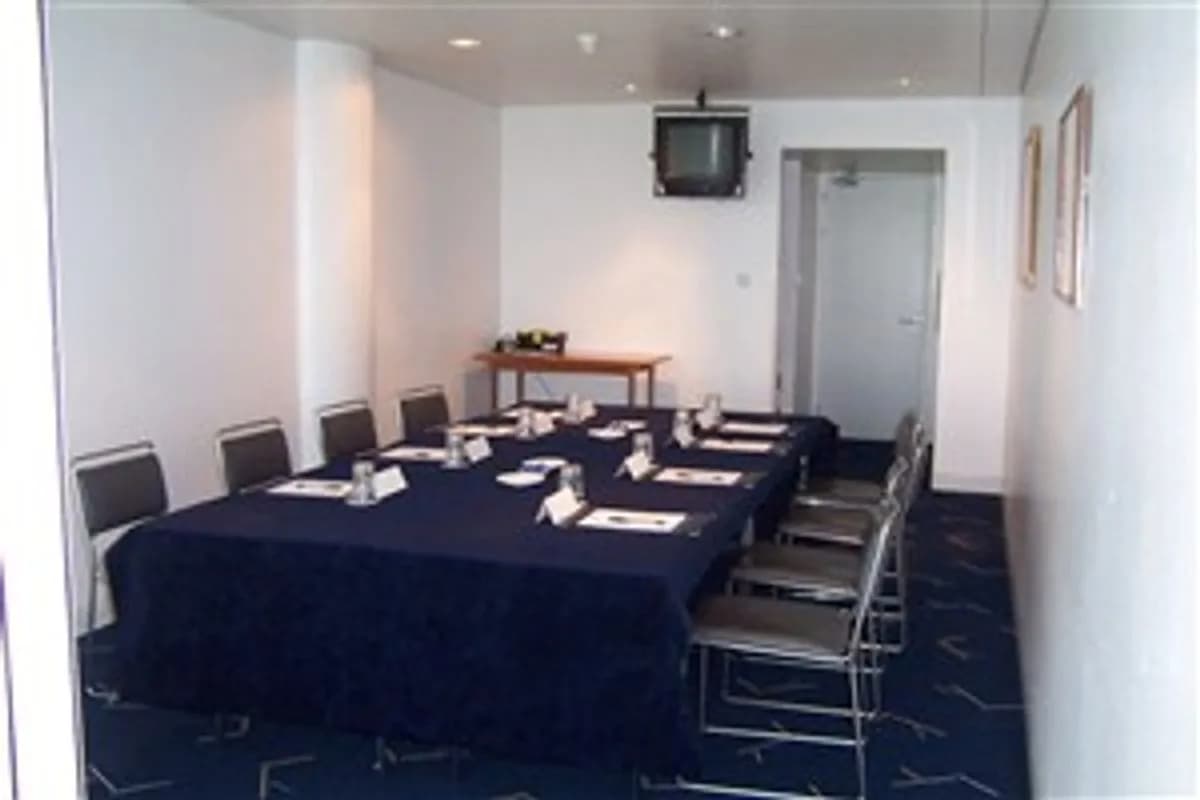 Single Box, Queens Stand - Epsom Downs Racecourse