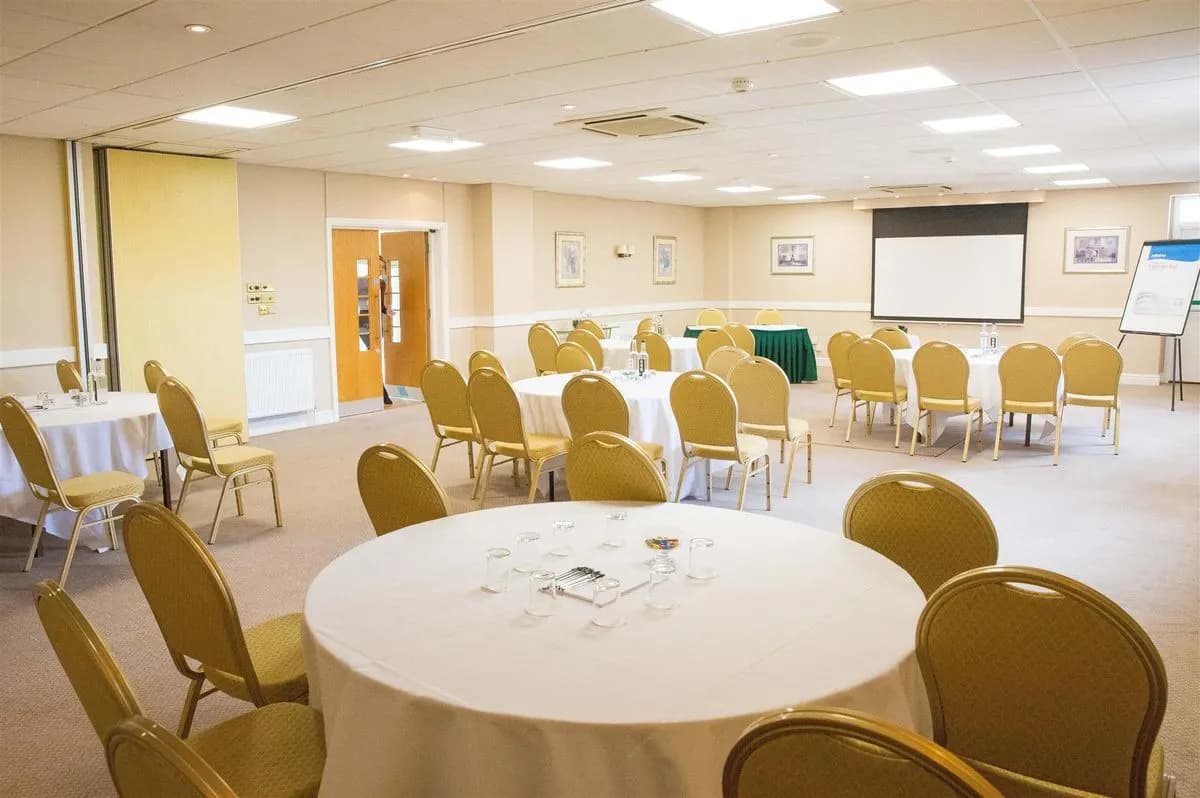 Paris Suite - Regency Park Hotel