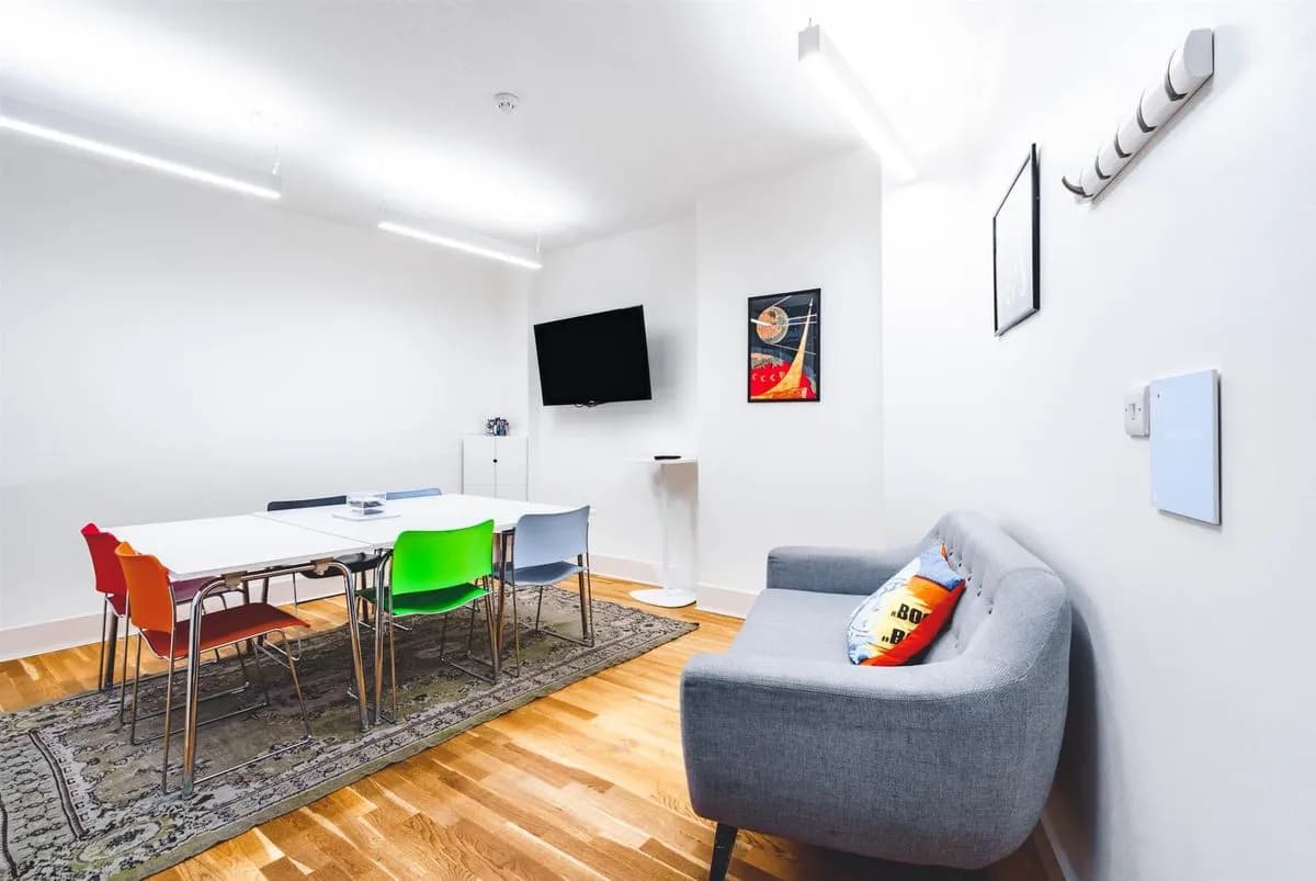 Sputnik - Wallacespace Spitalfield