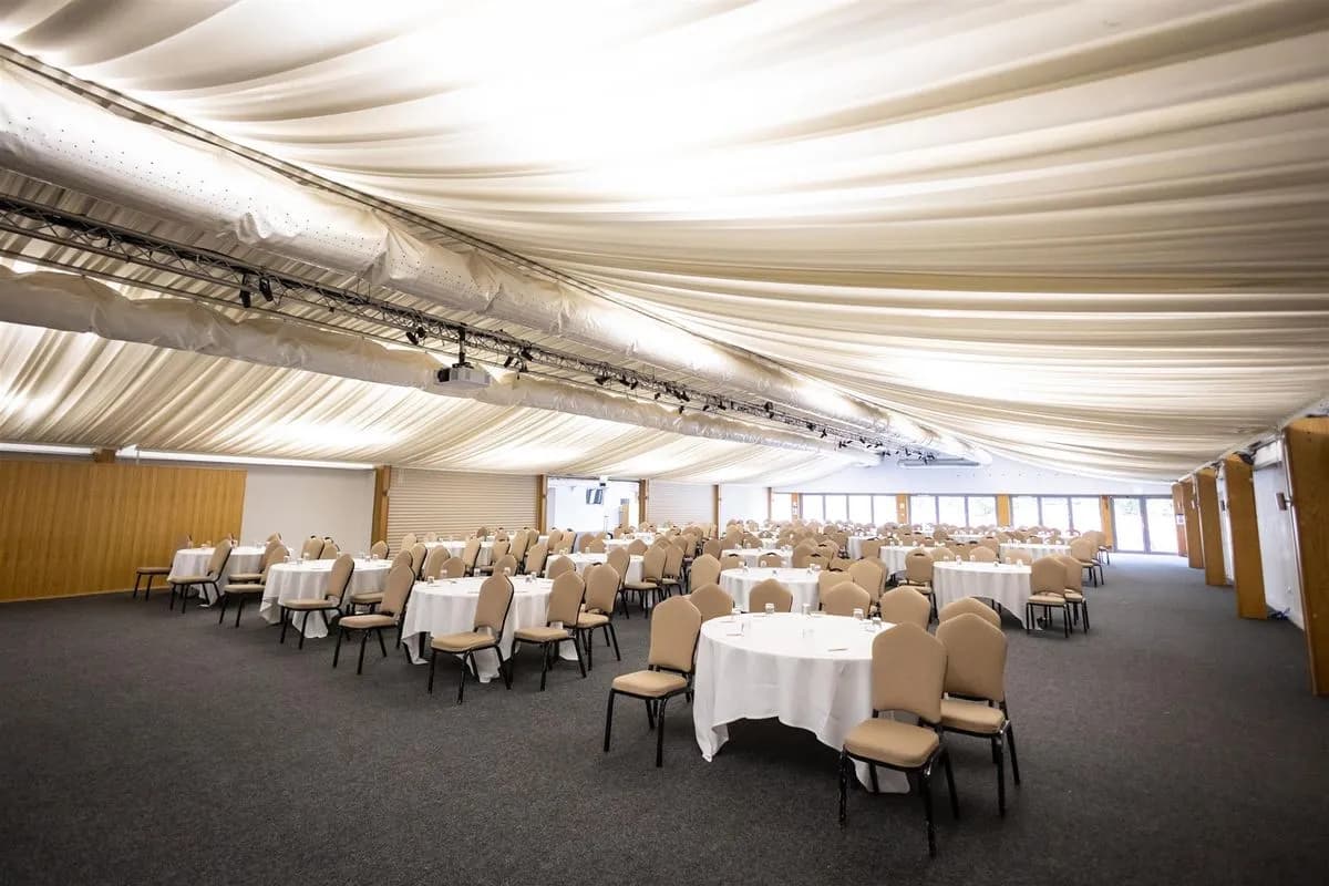Meadow Barn - Tewin Bury Farm Hotel