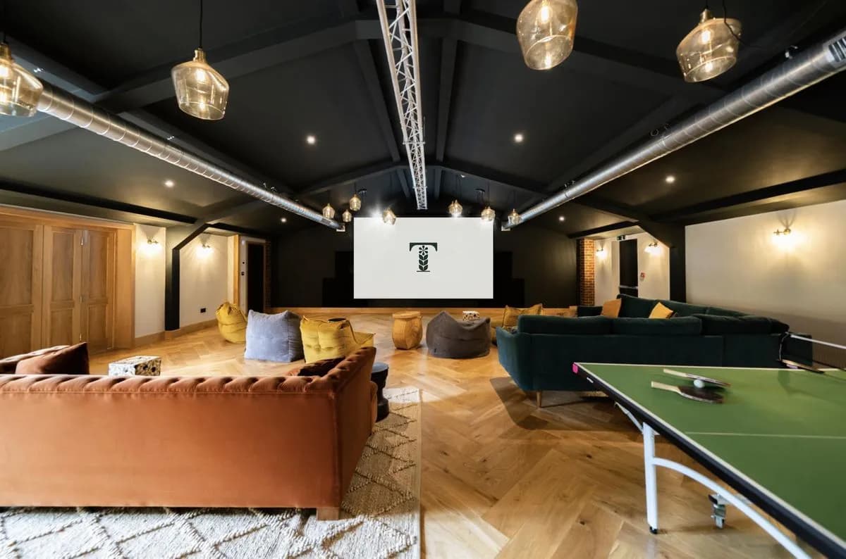 Picturehouse - Tewin Bury Farm Hotel