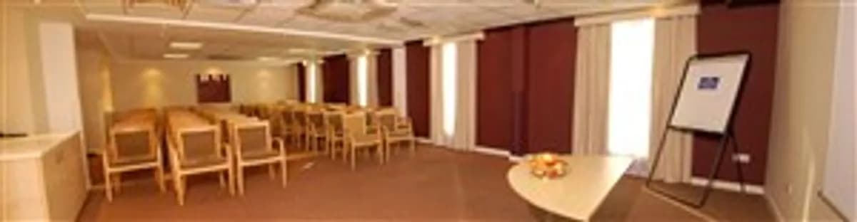 Vector 2 - Holiday Inn Express London-Stansted Airport