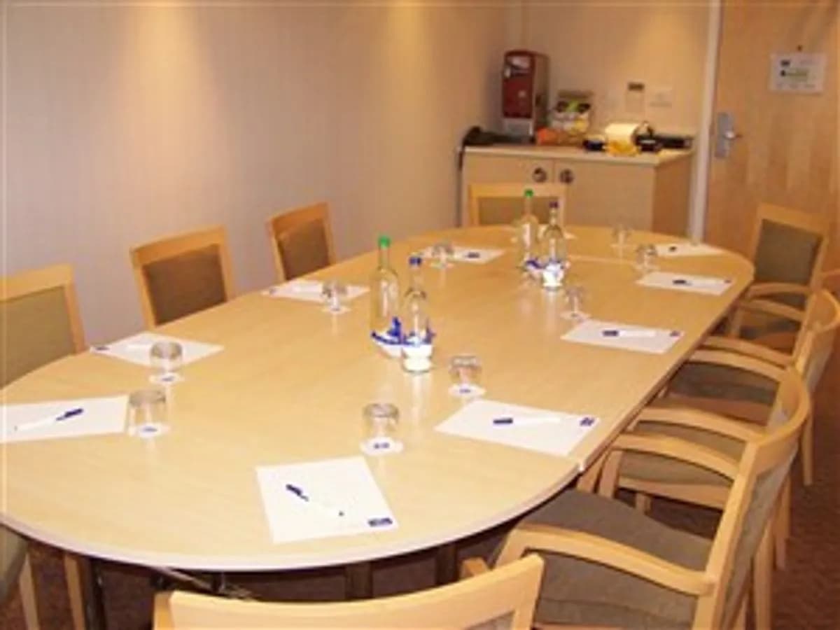 Beacon 1 - Holiday Inn Express London-Stansted Airport