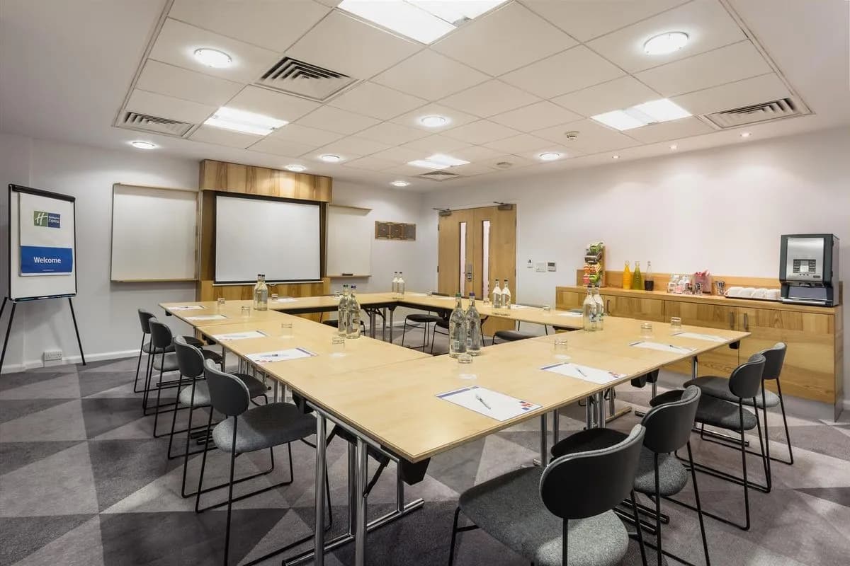 Imperium Meeting Room - Holiday Inn Express London-Watford Junction