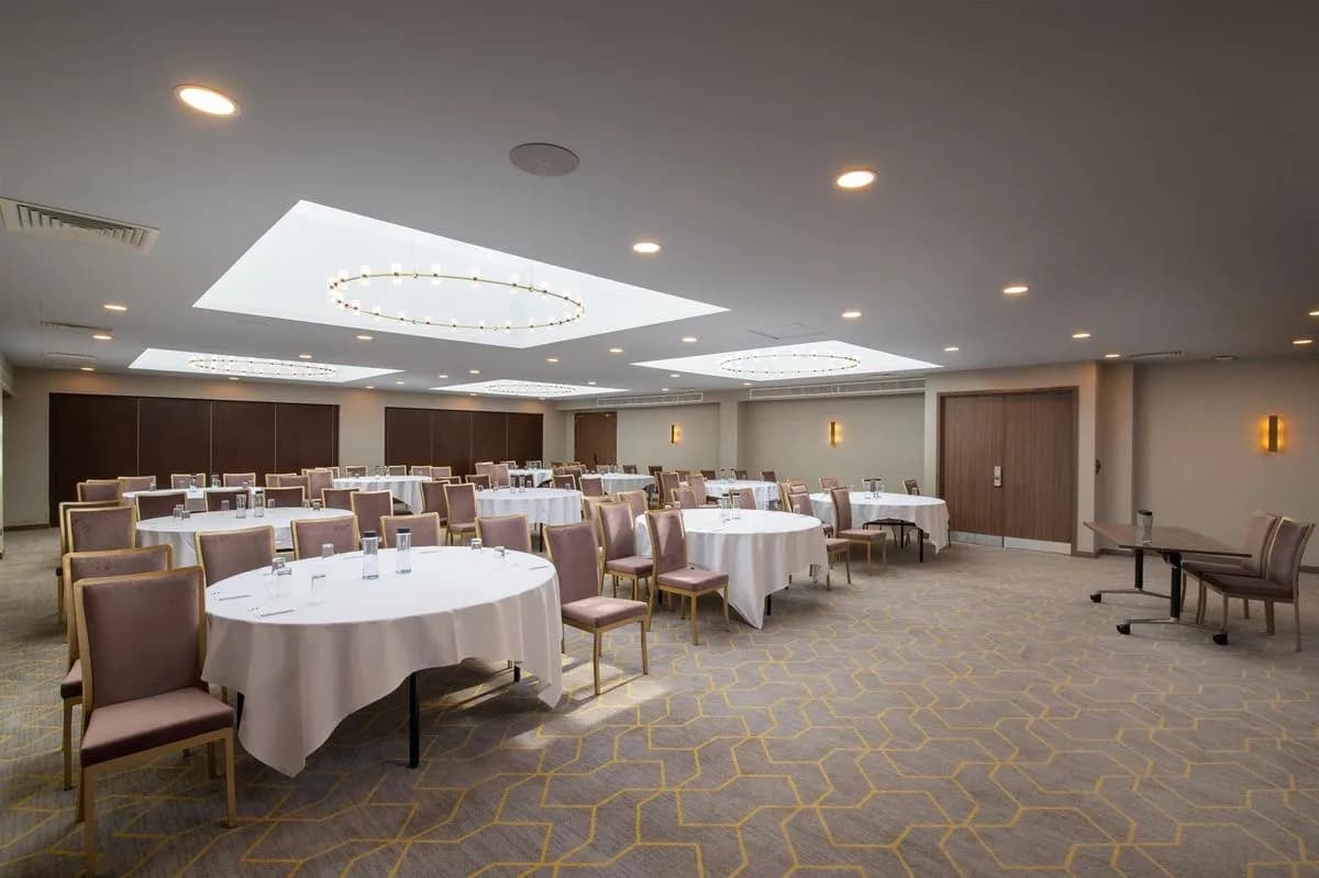Byron Suite - Holiday Inn London Gatwick - Worth