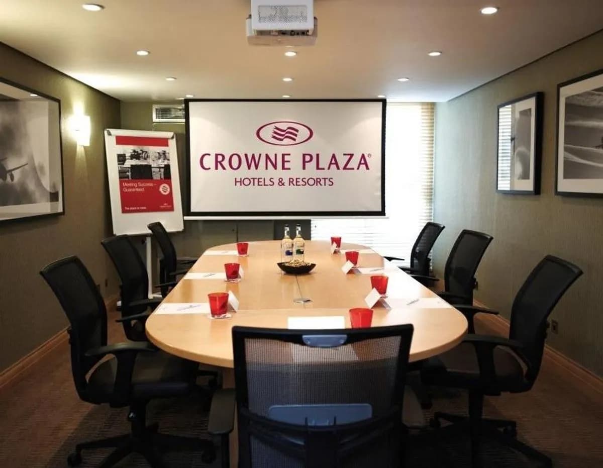 Boardroom 5 - Crowne Plaza London Heathrow