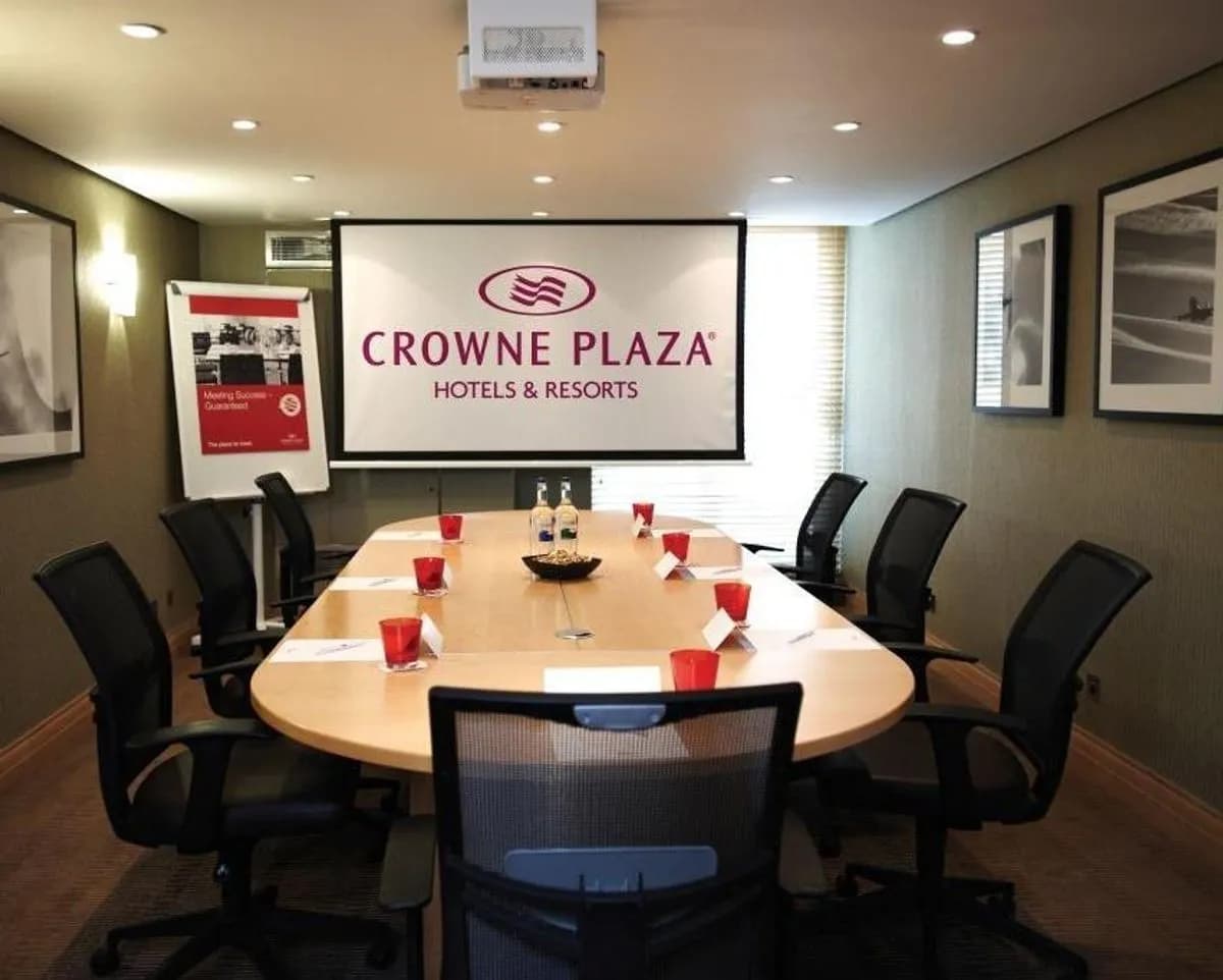 Boardroom 7 - Crowne Plaza London Heathrow