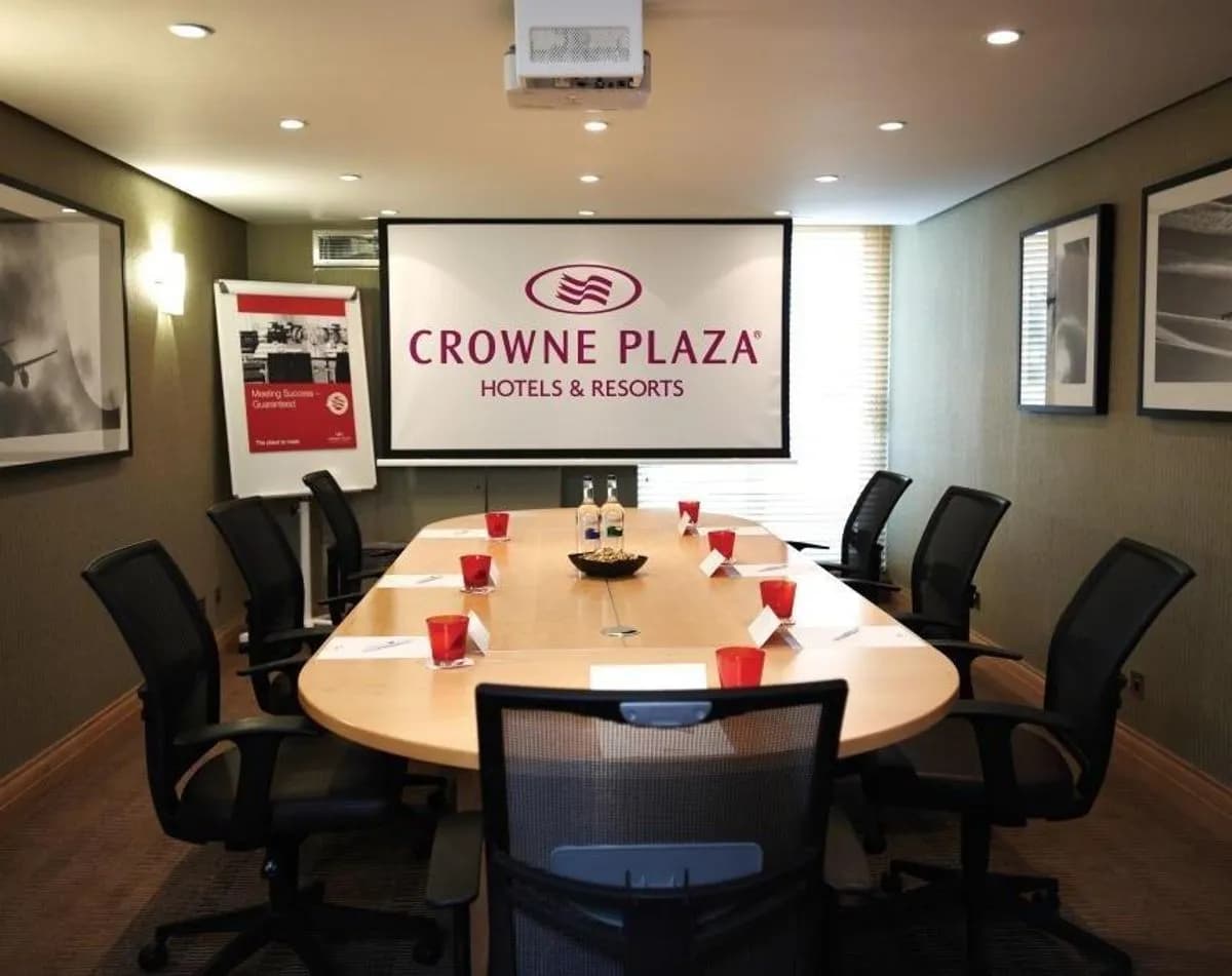 Boardroom 10 - Crowne Plaza London Heathrow