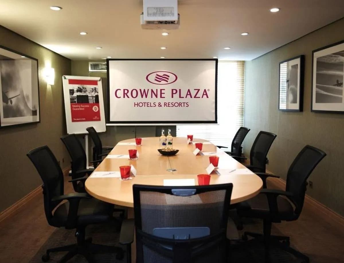 Boardroom 9 - Crowne Plaza London Heathrow