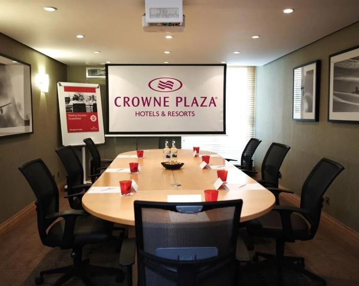 Boardroom 1 - Crowne Plaza London Heathrow