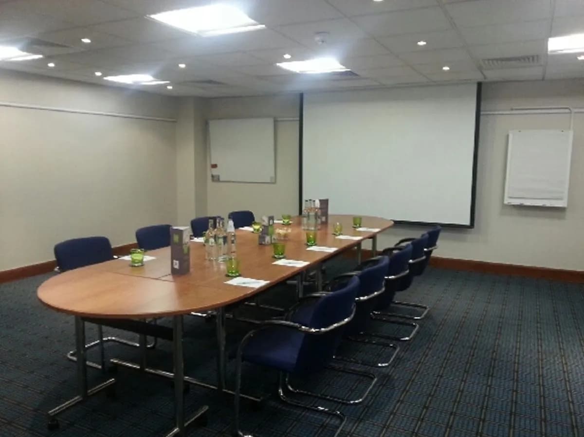 Horsley Suite - Holiday Inn Guildford