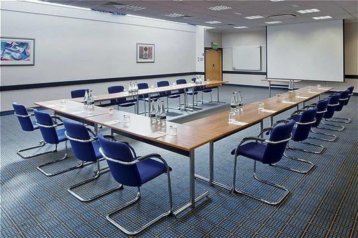 Cedar 1 - Holiday Inn Maidenhead/Windsor