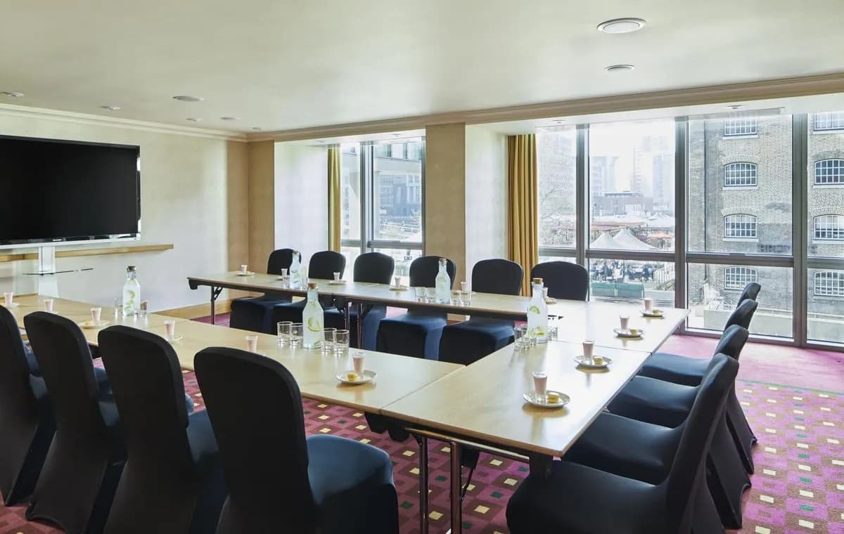 Rosewood Room - London Marriott Hotel Canary Wharf