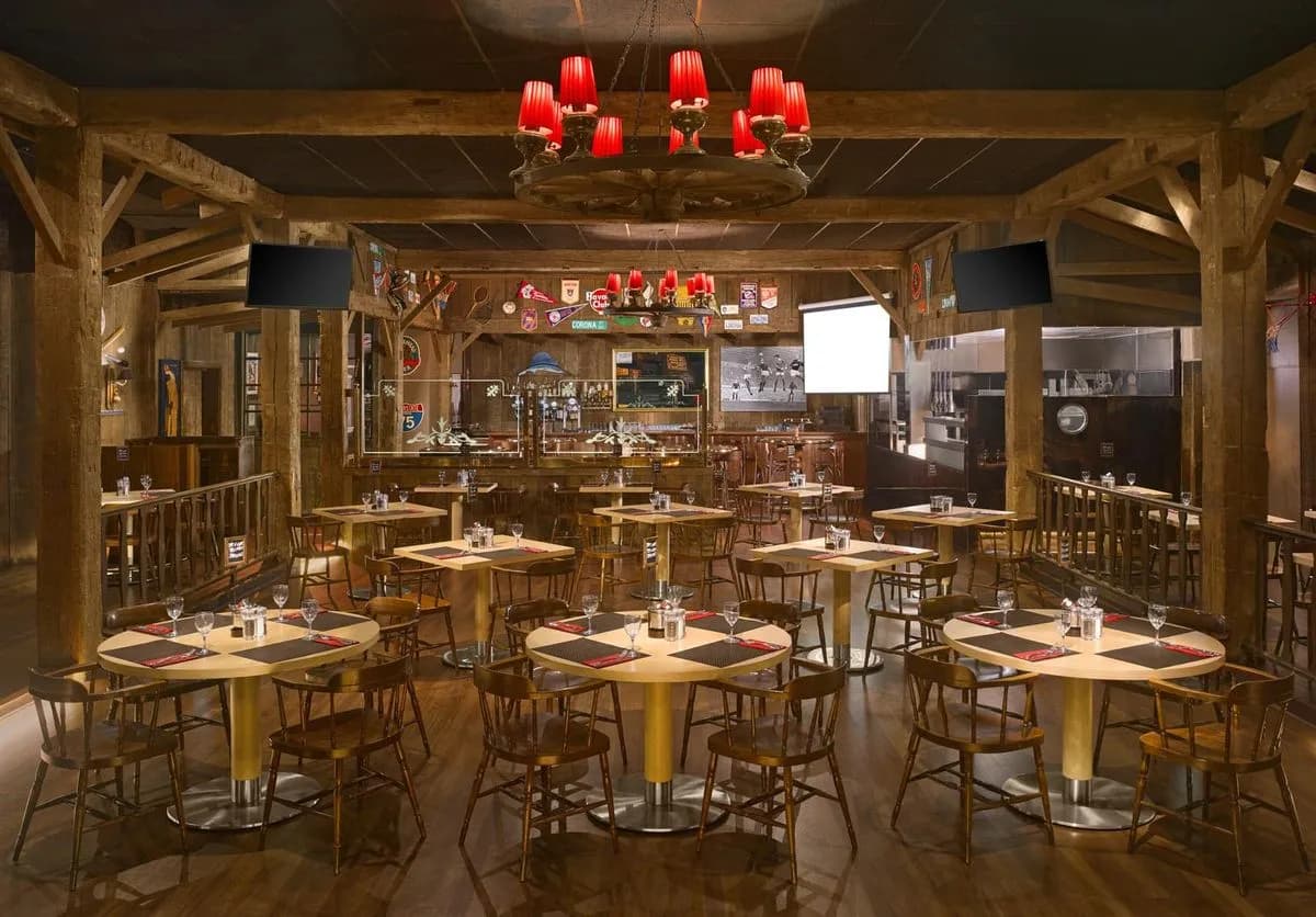 SPORTS BAR - Sheraton Skyline Hotel London Heathrow