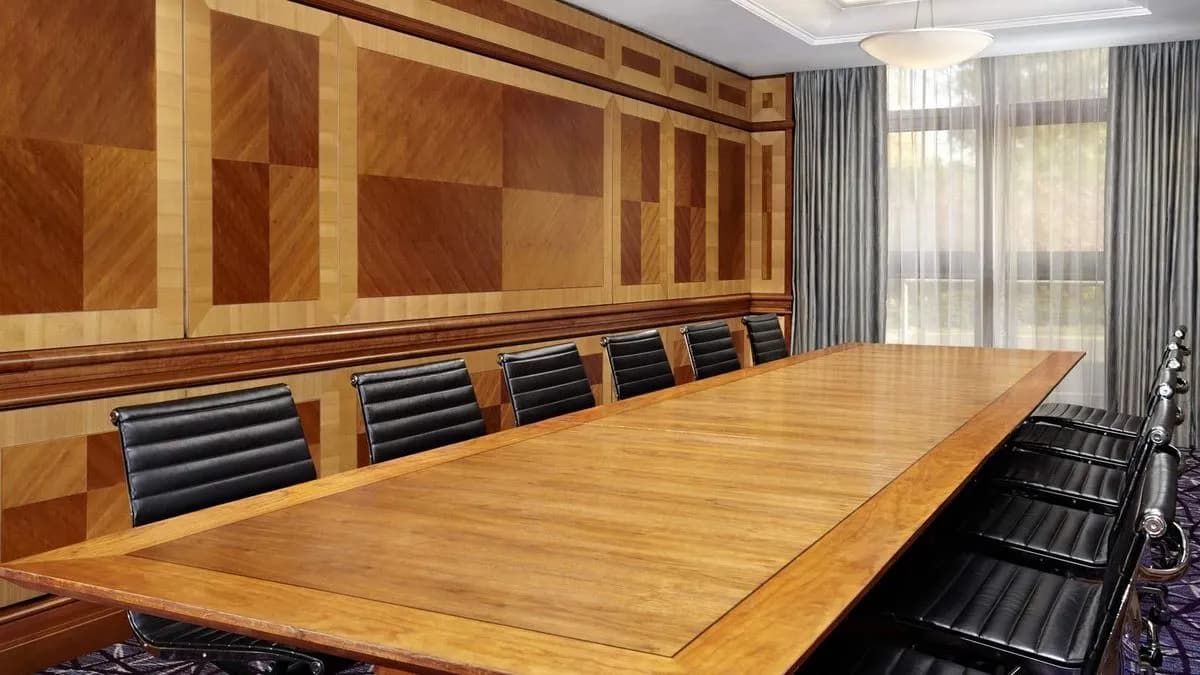 LONDON Boardroom - Sheraton Skyline Hotel London Heathrow