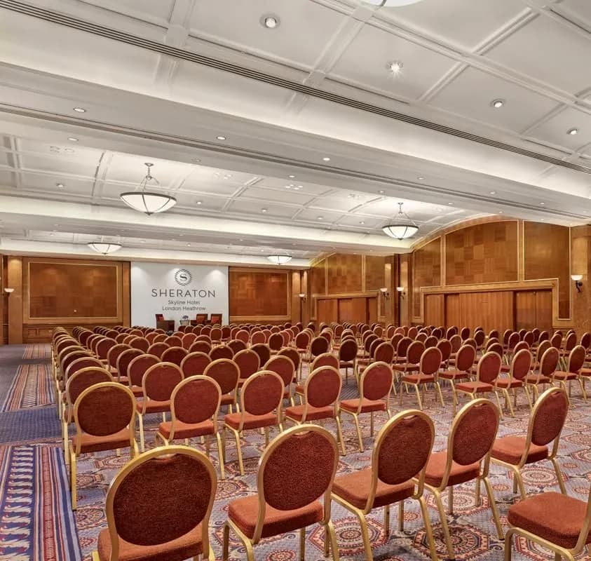 INTERNATIONAL SUITE Double section - Sheraton Skyline Hotel London Heathrow