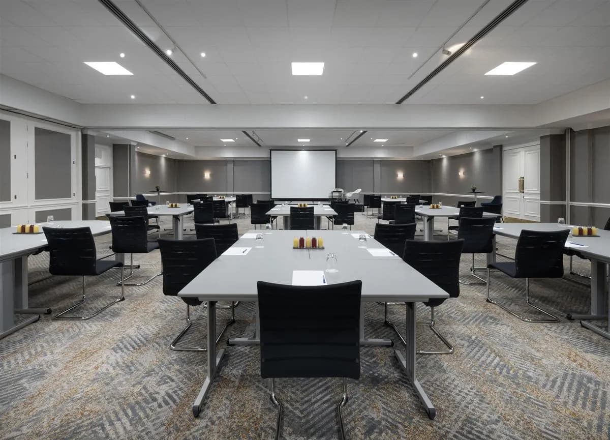 Buckingham - Delta Hotels Heathrow Windsor (Newly Refurbished)