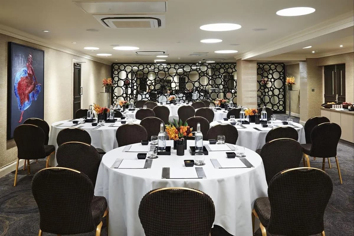 Victoria & Albert Suite - Radisson Blu Hotel, London South Kensington