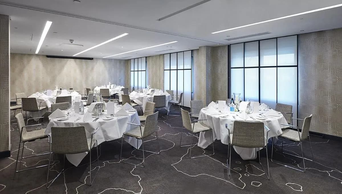 Aviator Suite 1 - Hilton London Heathrow Airport
