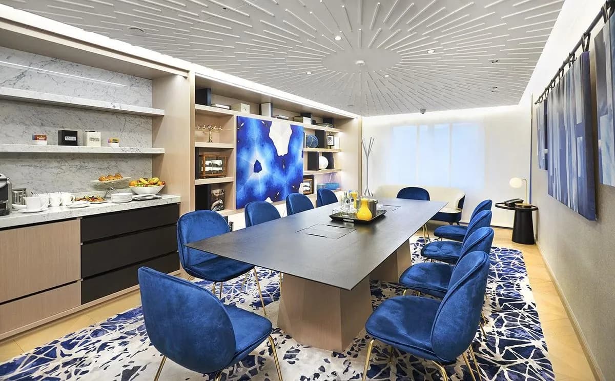 Starlight Suite - Hilton London Heathrow Airport
