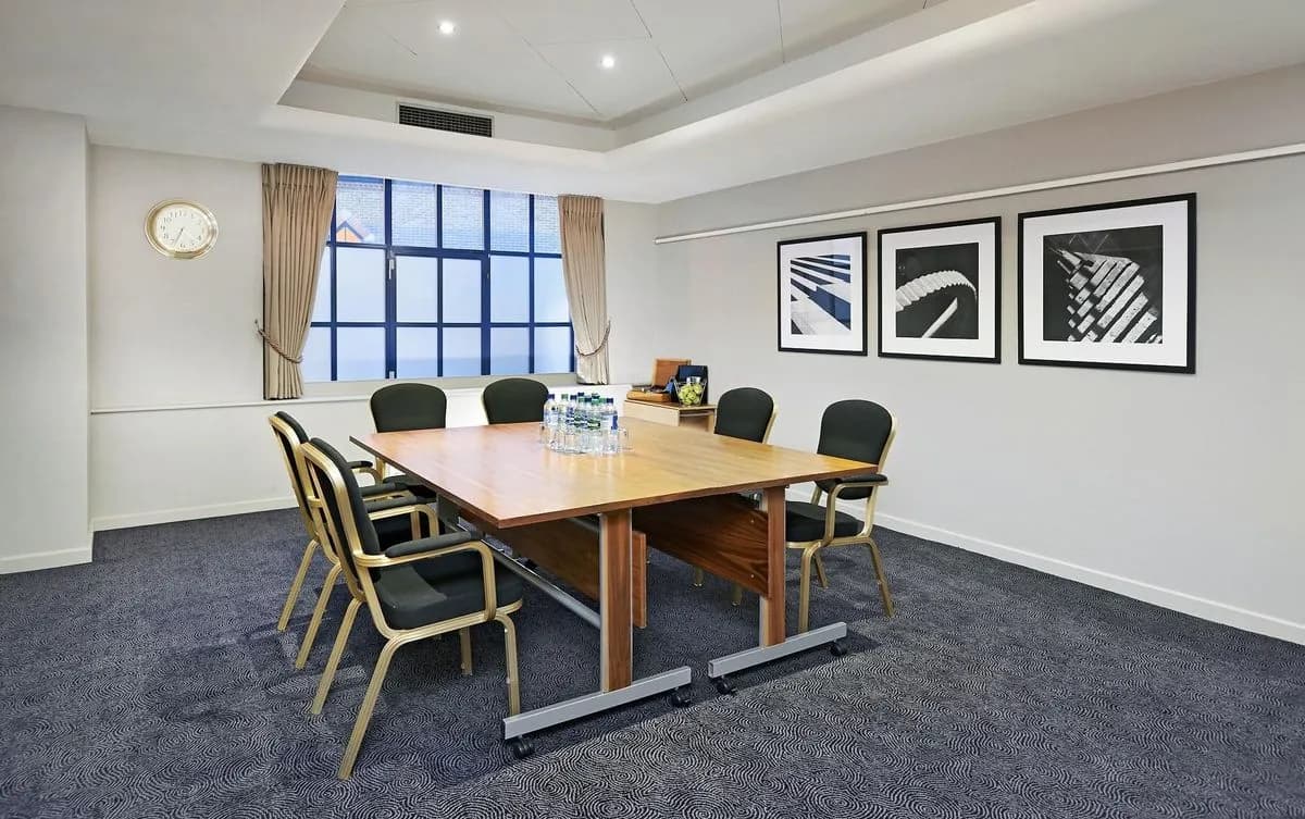 Tower - DoubleTree by Hilton London - Docklands Riverside