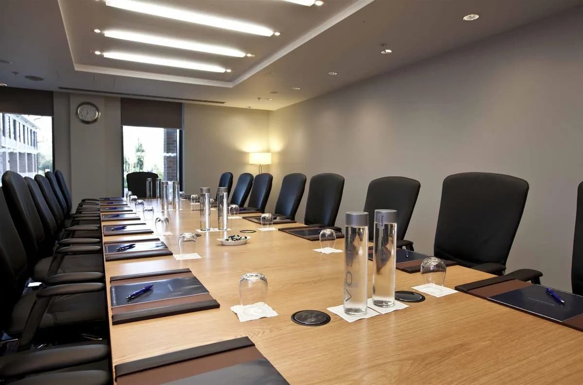 Cinammon Boardroom - Hilton London Heathrow Airport Terminal 5