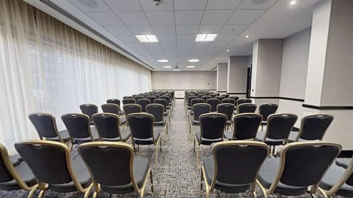 Kempton - Hilton London Gatwick Airport