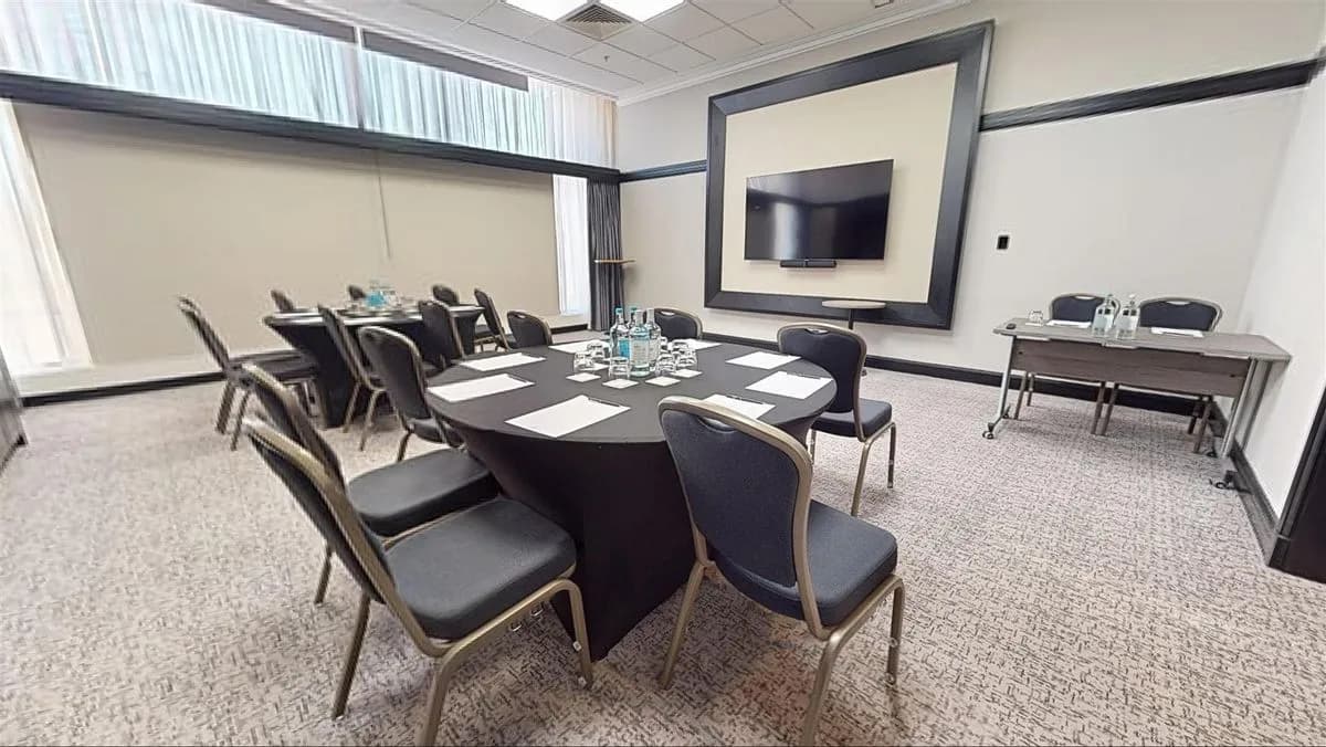 Lingfield - Hilton London Gatwick Airport