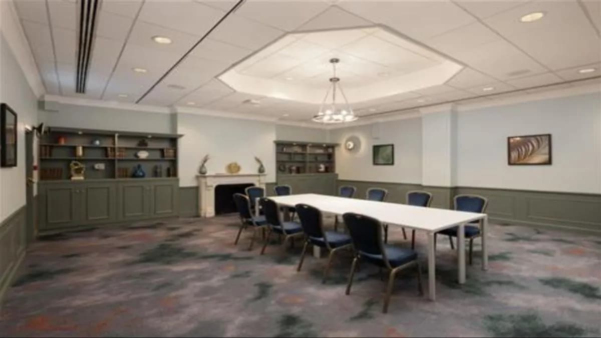 Churchill Suite - DoubleTree by Hilton Brighton Metropole