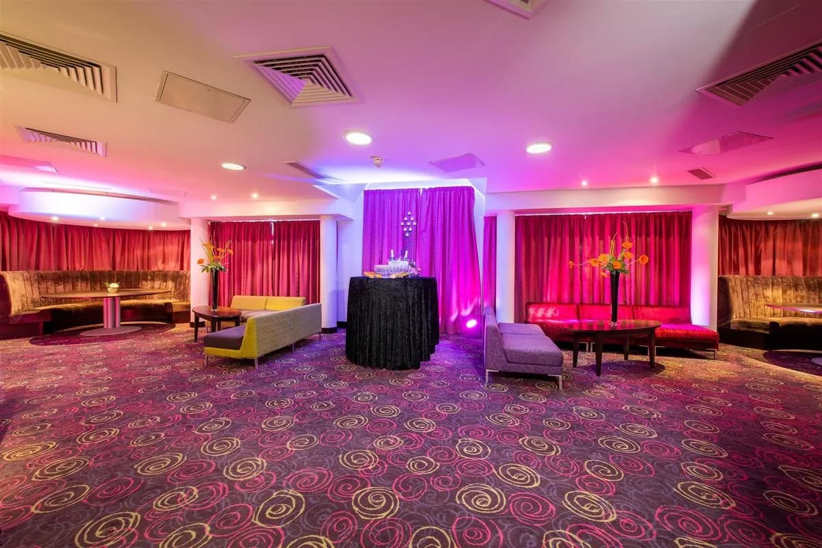 Elm Suite - DoubleTree by Hilton London Heathrow Airport