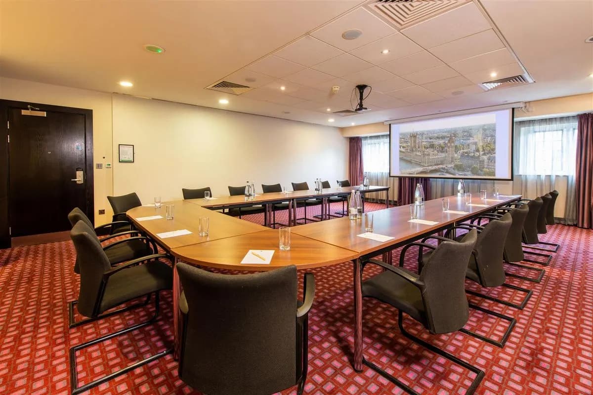 Beech - DoubleTree by Hilton London Heathrow Airport