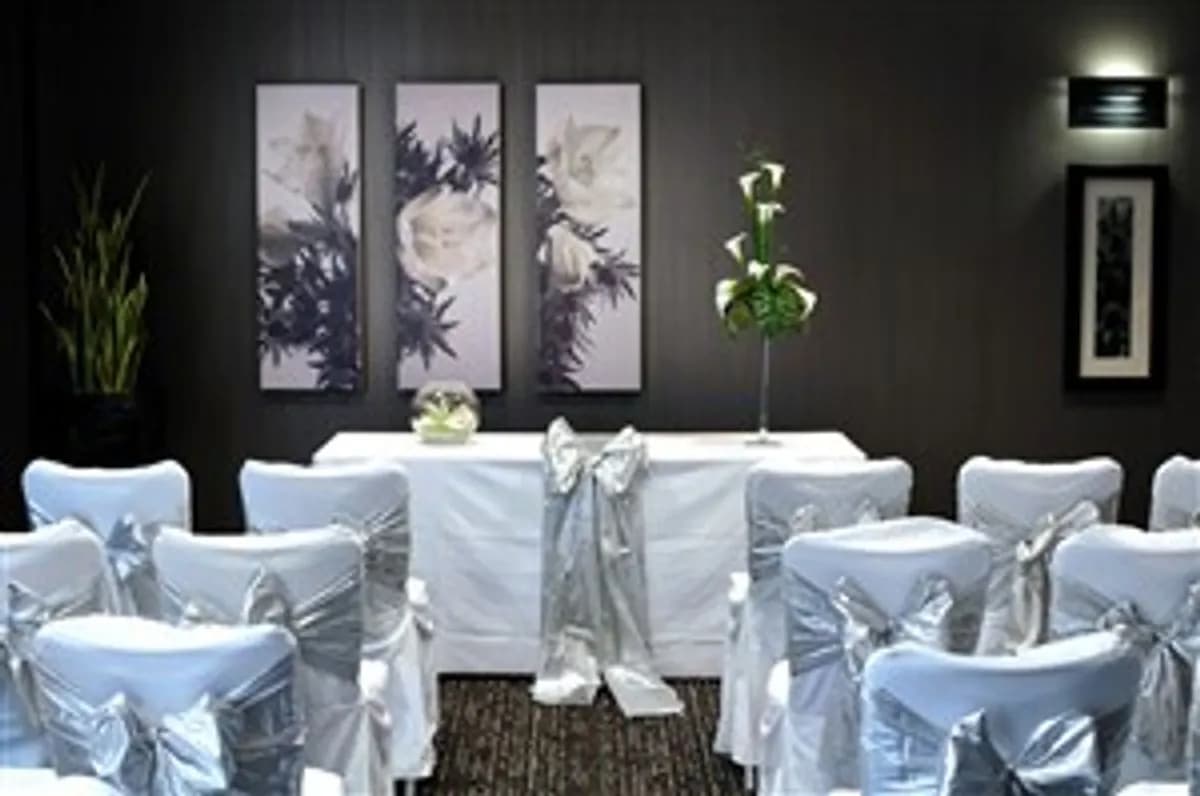 Byfleet Suite - DoubleTree by Hilton Woking