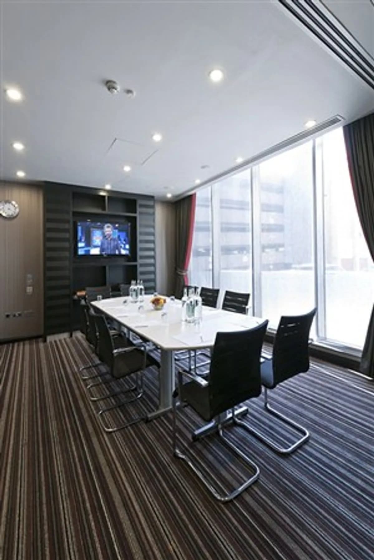 Chobham Room - DoubleTree by Hilton Woking