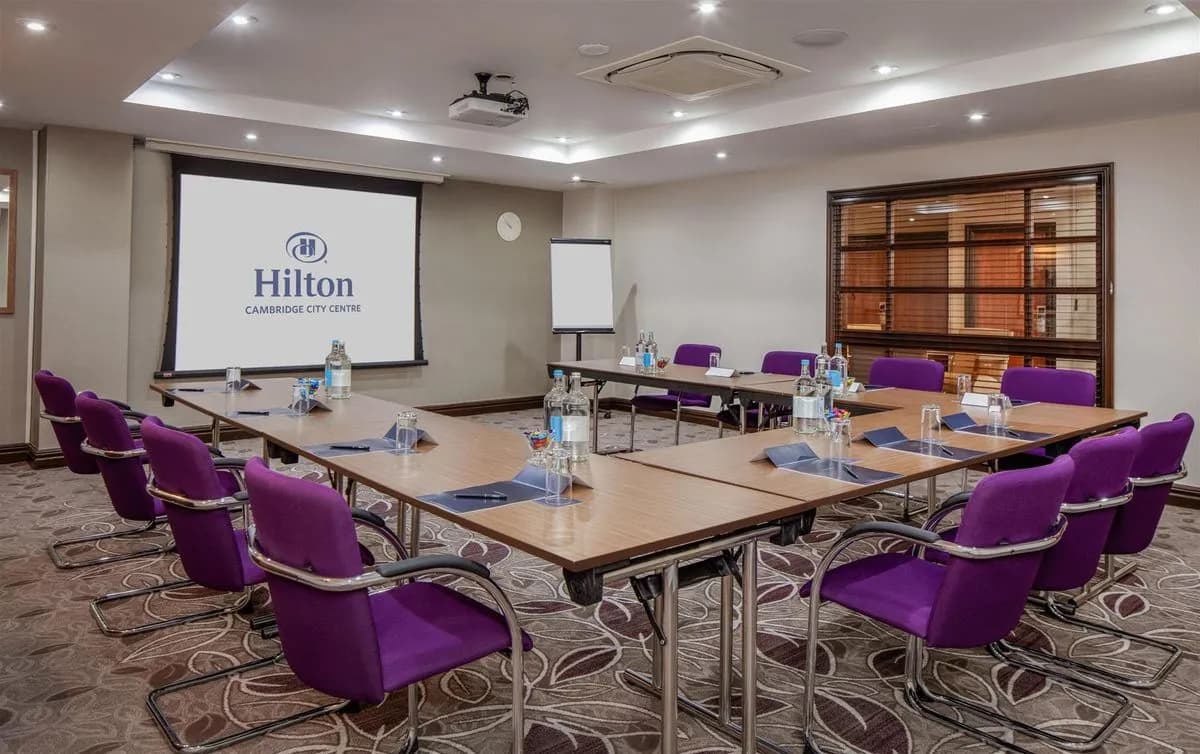 Byron - Hilton Cambridge City Centre