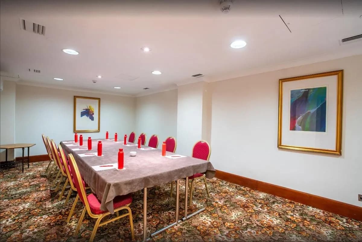 Princess Boardroom - Millennium Hotel & Conference Centre Gloucester - London Kensington