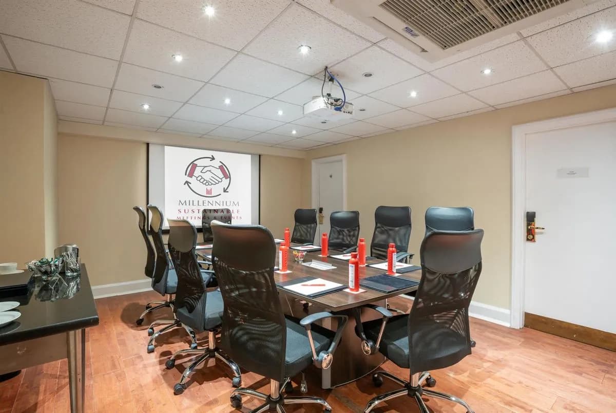 Stanhope Boardroom - Millennium Hotel & Conference Centre Gloucester - London Kensington