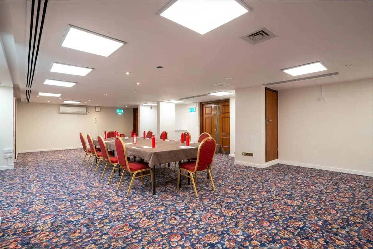 Cromwell 6 - Millennium Hotel & Conference Centre Gloucester - London Kensington