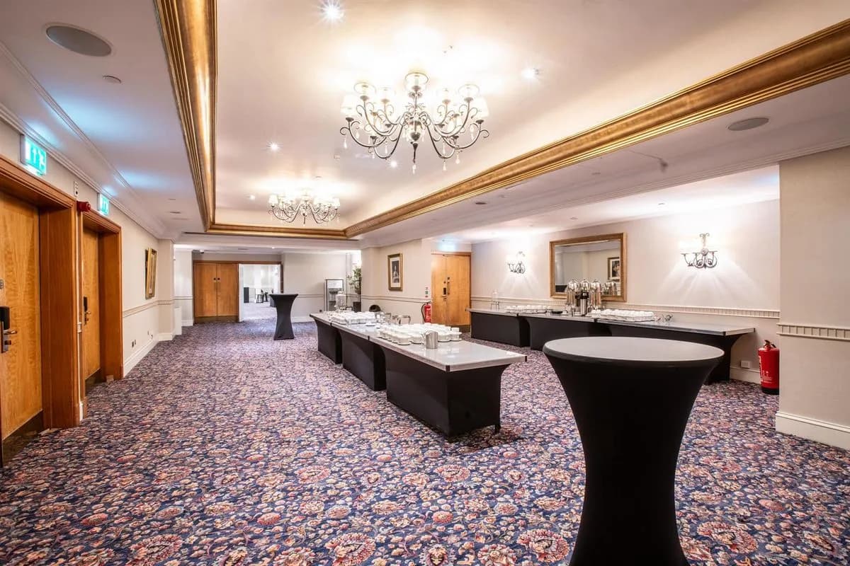 Cromwell 5 - Millennium Hotel & Conference Centre Gloucester - London Kensington