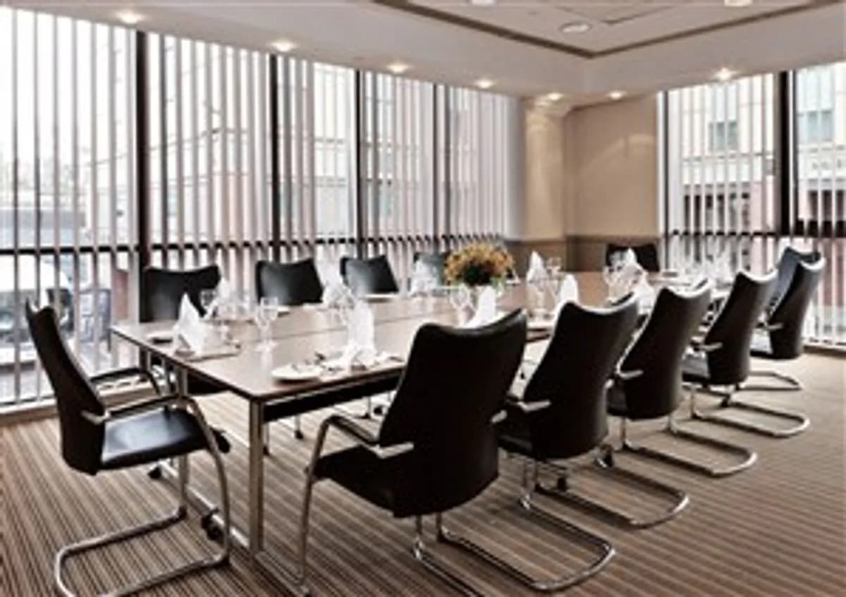 Mears Suite - Millennium & Copthorne Hotels At Chelsea Football Club